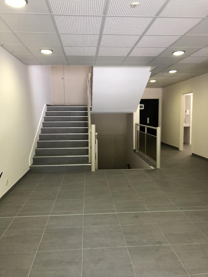 Bureau Aix-en-Provence 117m² Location bureau Aix-en-Provence Bouches-du-Rhône OLBUR2115091 2